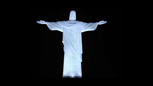 Cristo Redentor celebra a Lei Maria da Penha