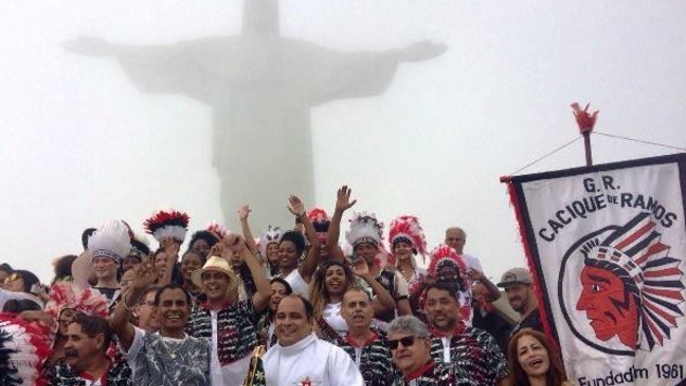 Cristo Redentor abençoa o Carnaval Carioca
