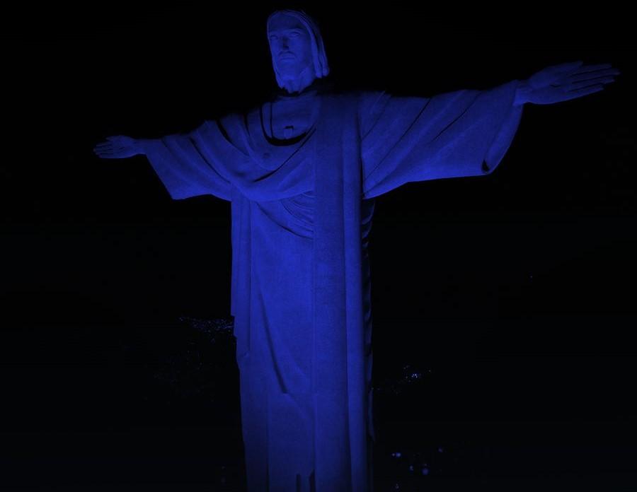 Cristo Redentor abre os braços para a Semana Nacional de Conscientização sobre Alergia Alimentar