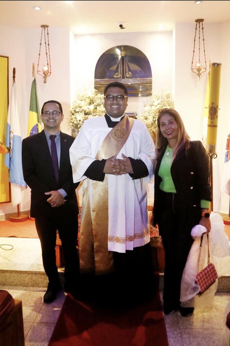 Cristo Redentor foi iluminado de azul pelo 55º aniversário da Receita Federal