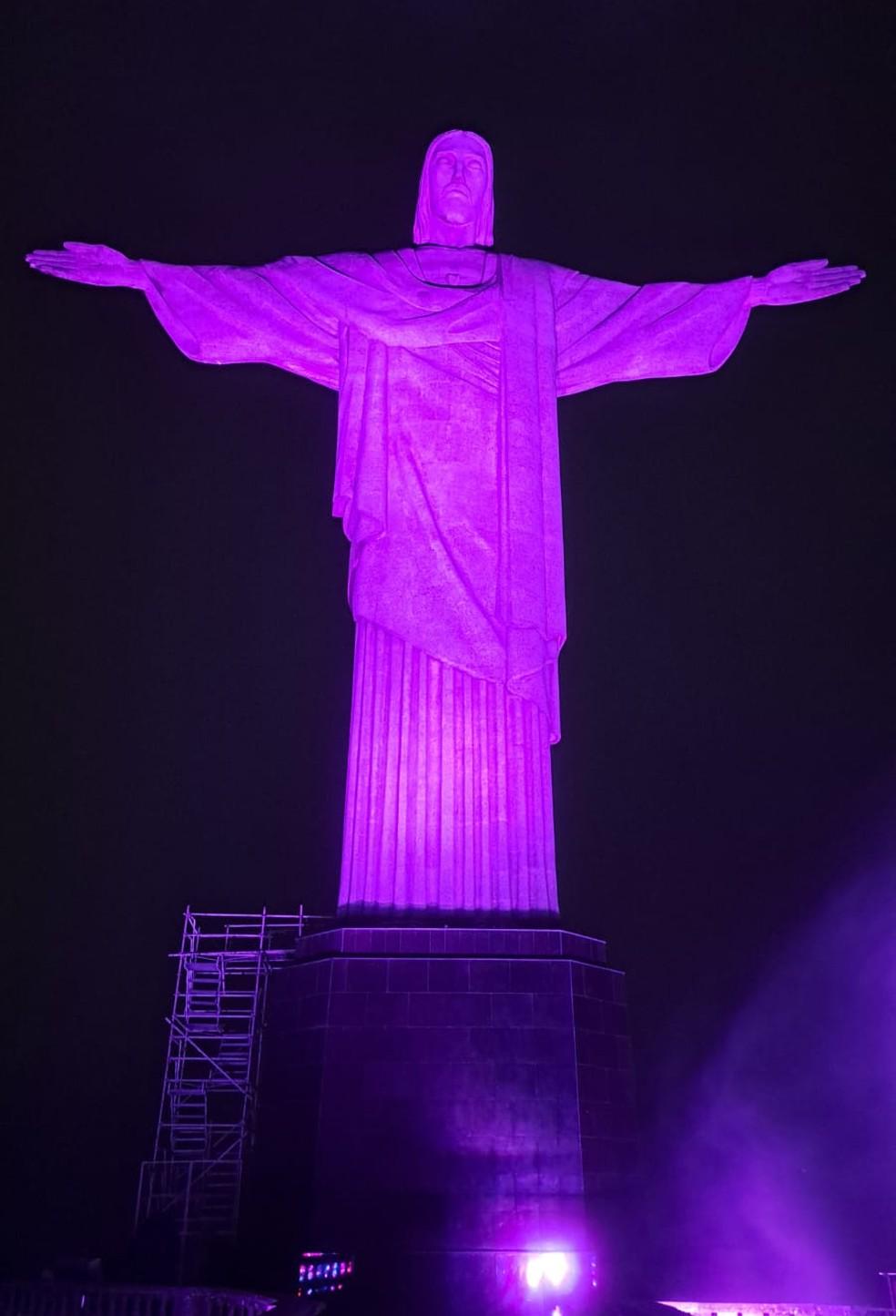 Cristo Redentor mais uma vez abraça as pessoas com Alzheimer