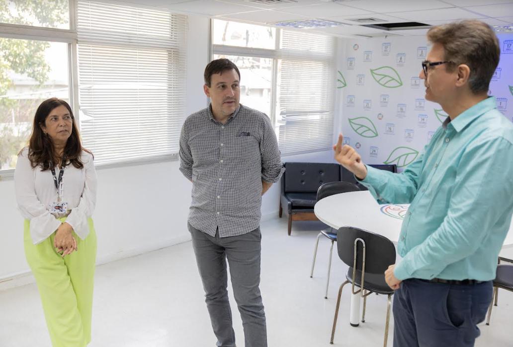 Gerente de Cultura da State Grid visita a Obra Social O Sol