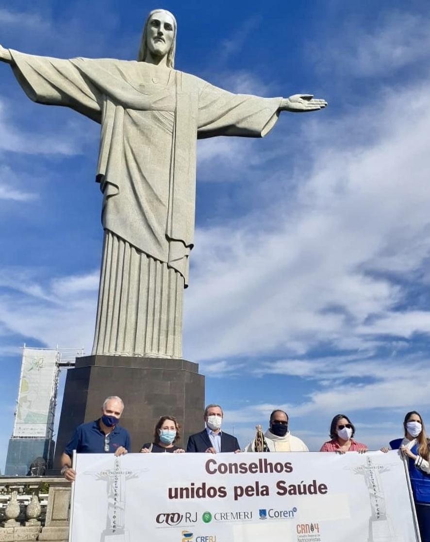 Conselhos de Saúde do Rio de Janeiro se reúnem em oração no Cristo Redentor pelas pessoas que estão com covid-19