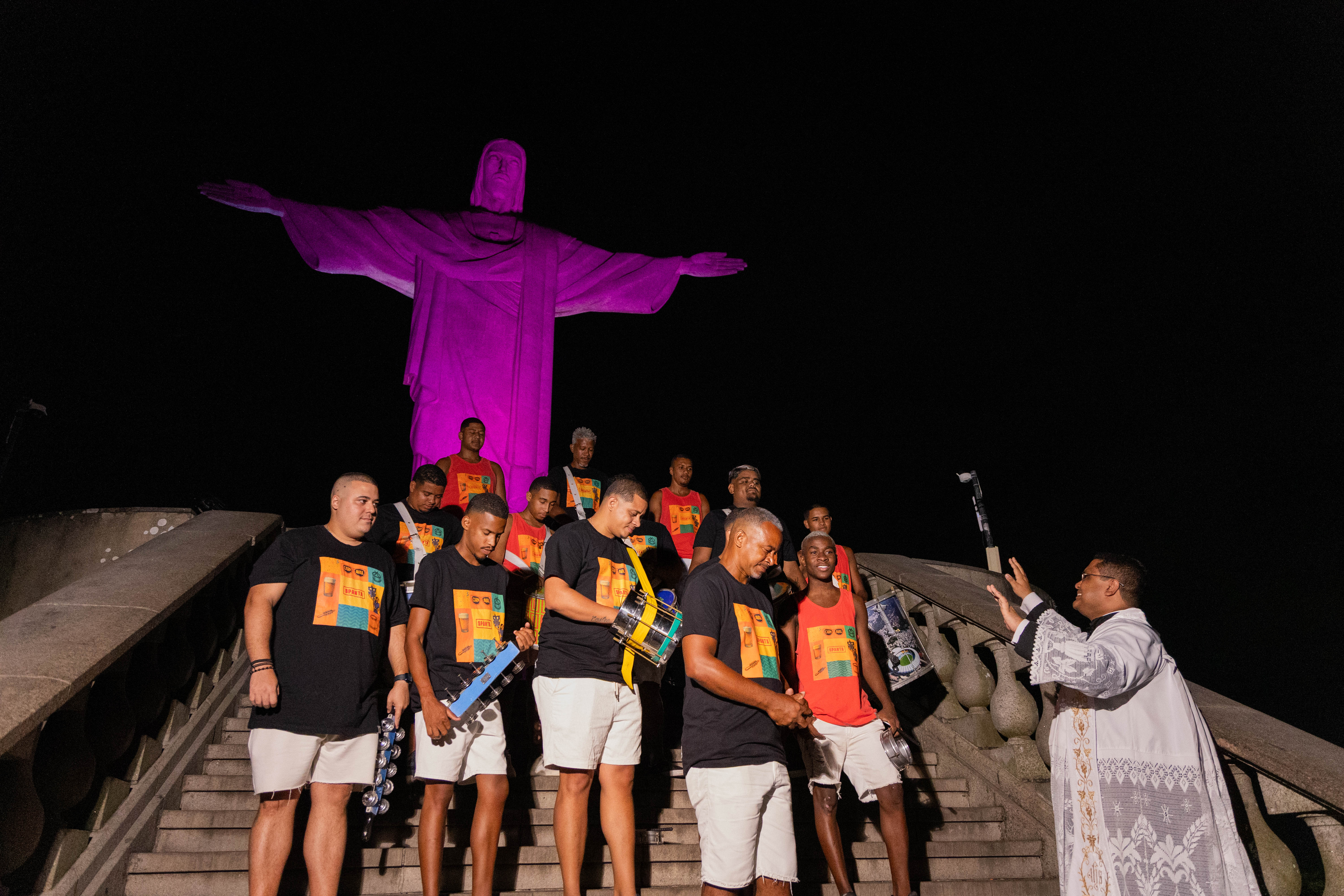 Cristo Redentor ganha iluminação para anunciar parceria com Universo Spanta 2026